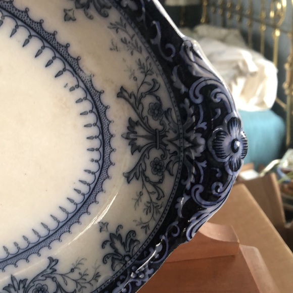 Vintage Leicester platter from prior to 1960. One chip as shown in pictures. - Picture 4 of 9